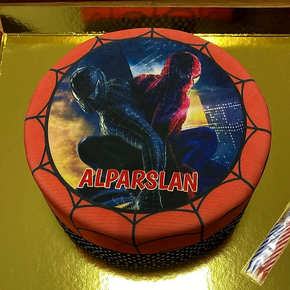 Spiderman Pastası