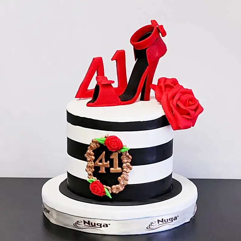 Ayakkabılı Hanım Pastası