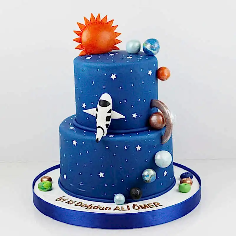 Uzaya Yolculuk Doğum Günü Pastası