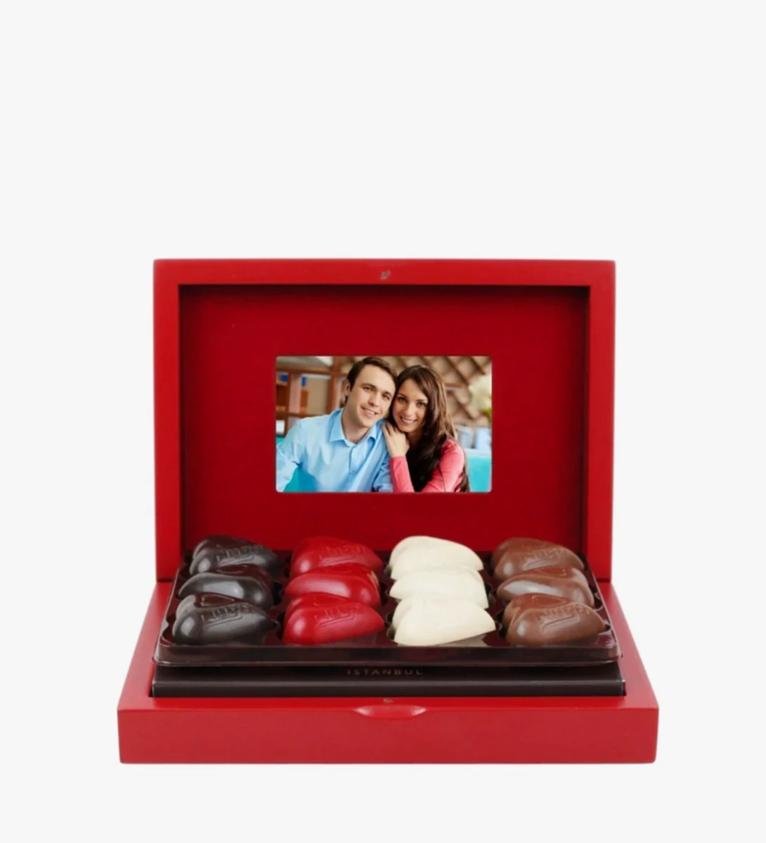 Kişiye Özel Ahşap Kırmızı Kutu Kalpli Çikolata